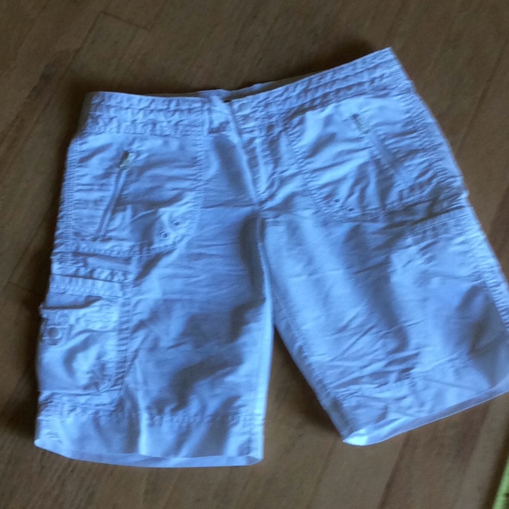 GAP white bermudas size 8 - Picture 3 of 10